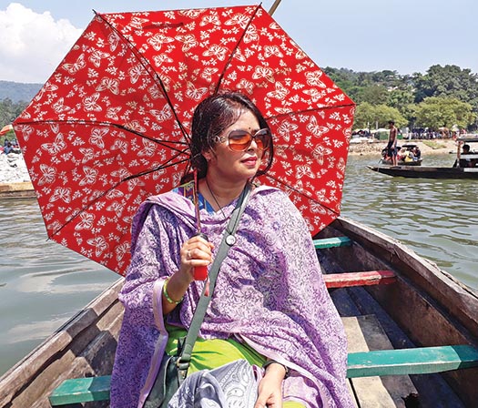 অবরুদ্ধ সময়ের গল্প : সৈয়দা তাসলিমা আক্তার