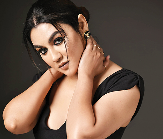 প্রেমে মজেছেন জয়া