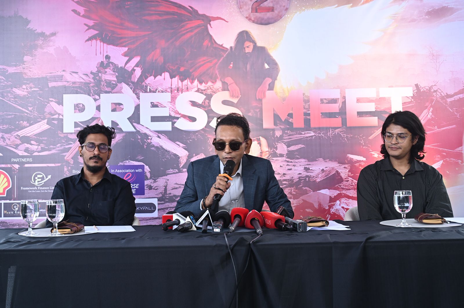 অন্ধকার ও প্রতিশোধের বার্তা নিয়ে আসছে অর্থহীনের নতুন অ্যালবাম, ফিনিক্সের ডায়েরি ২