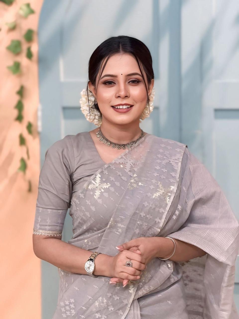 লোকগানের শিকড়ে দাঁড়িয়ে স্বপ্নের পথে কানিজ খন্দকার মিতু