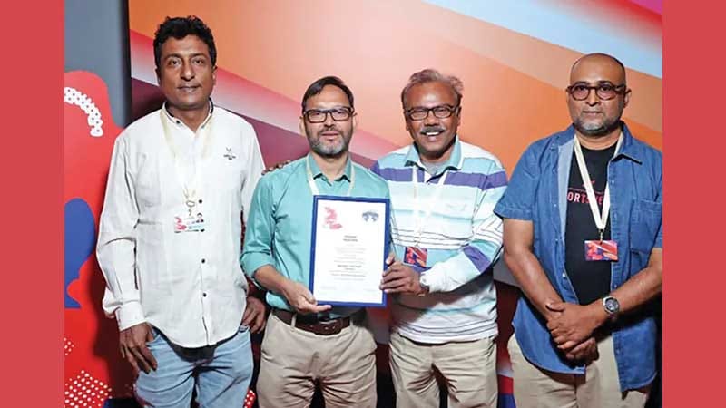 মস্কোতে পুরস্কার পেল ‘মাস্তুল’ সিনেমা