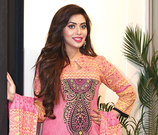 সেমন্তীর পাহাড়-চূড়া জয়